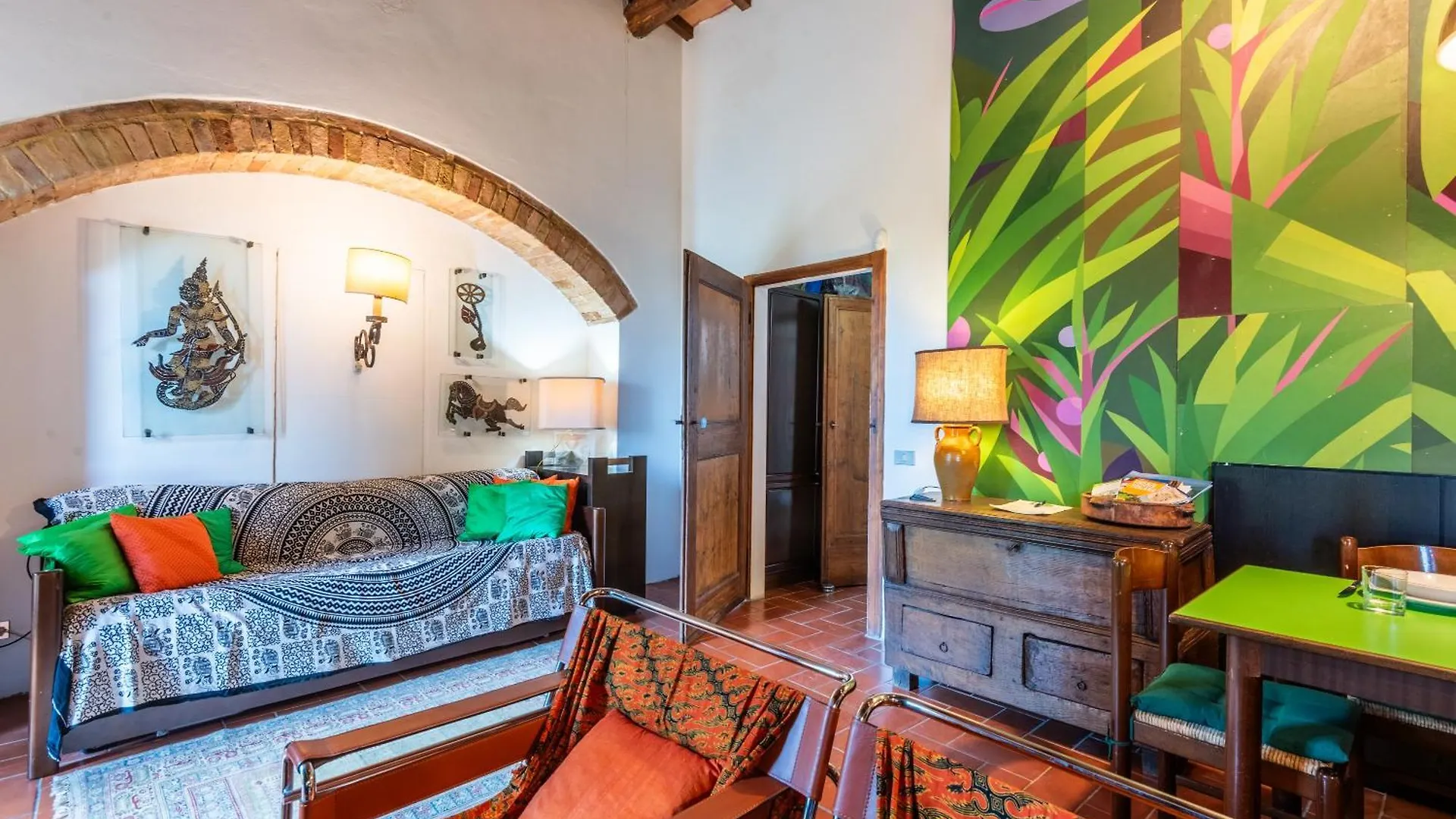 Casa Rosa A Murlo Apartment