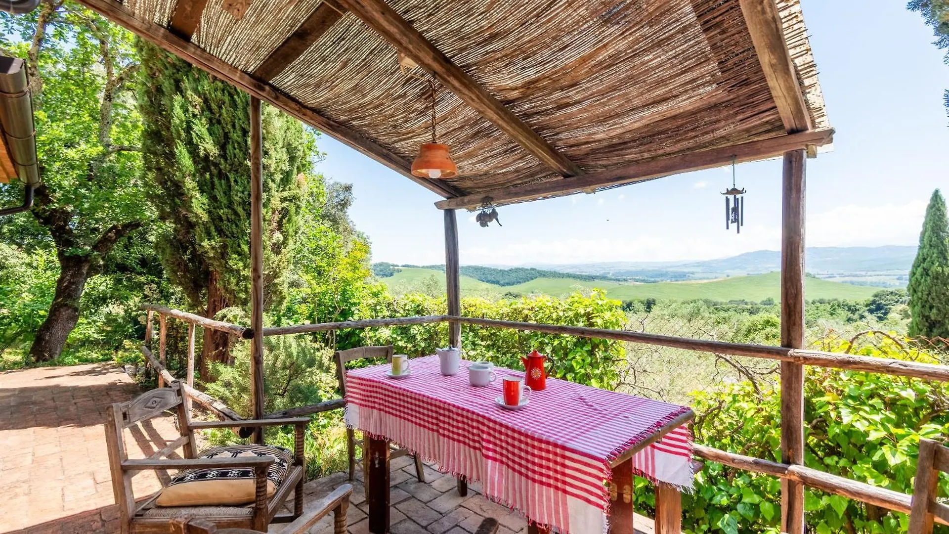 Casa Rosa A Murlo Apartment